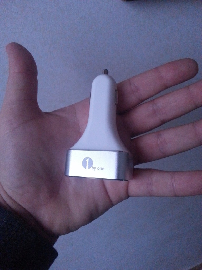 caricatore da auto 1byone