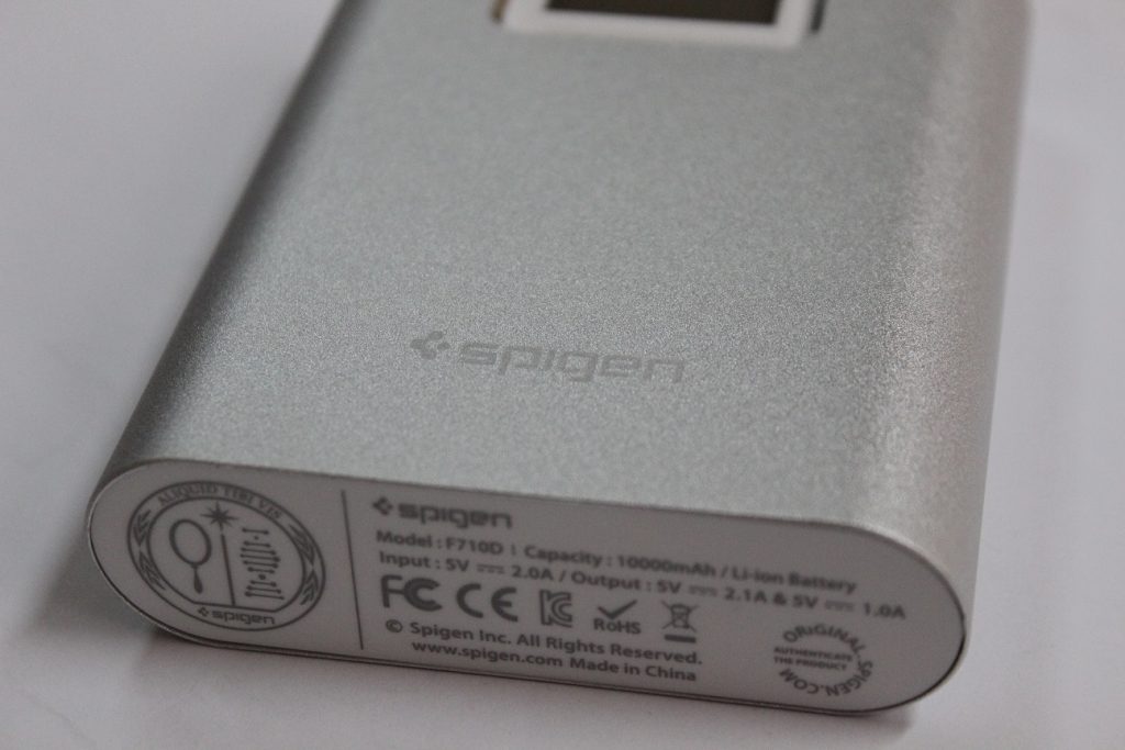 powerbank spigen