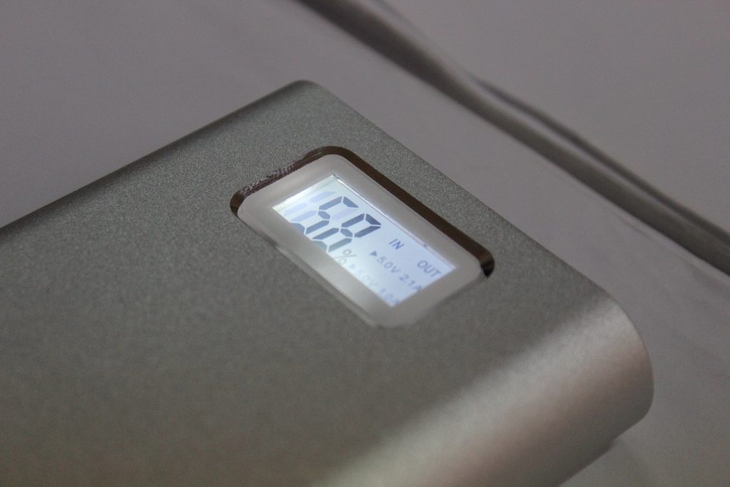 powerbank spigen