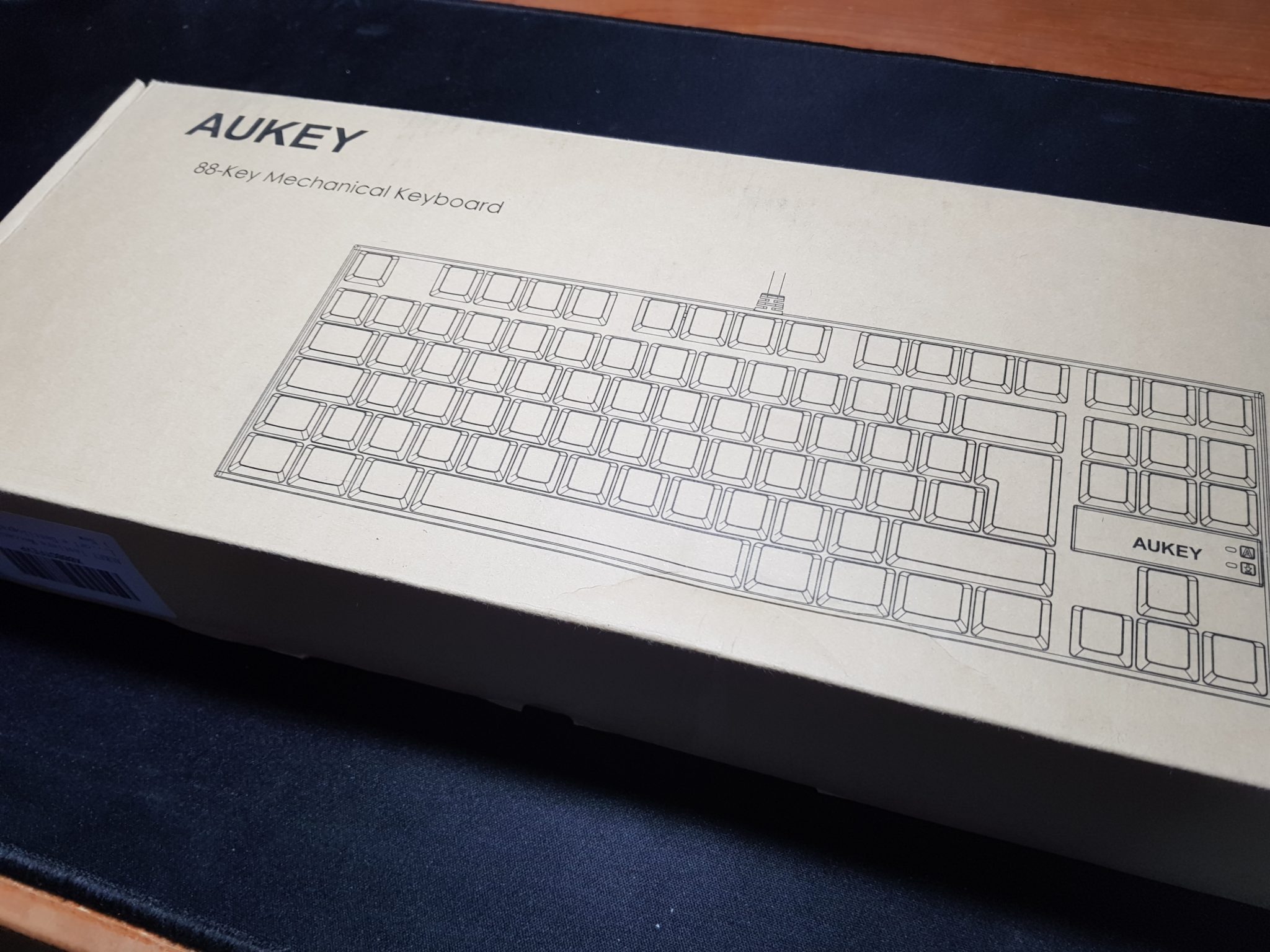 Tastiera Aukey KM-G12 e tappetino per mouse KM-P7: giocare con un