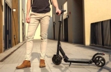 Monopattini elettrici equiparati alle bici: adesso possono circolare in città
